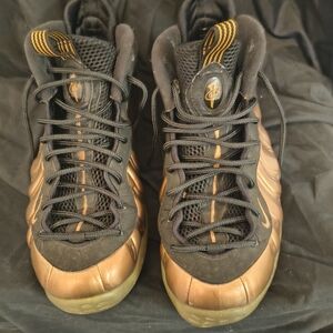 Nike Black and Bronze Men's Sneakers